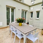 Apartment Large With Terrace - Very New