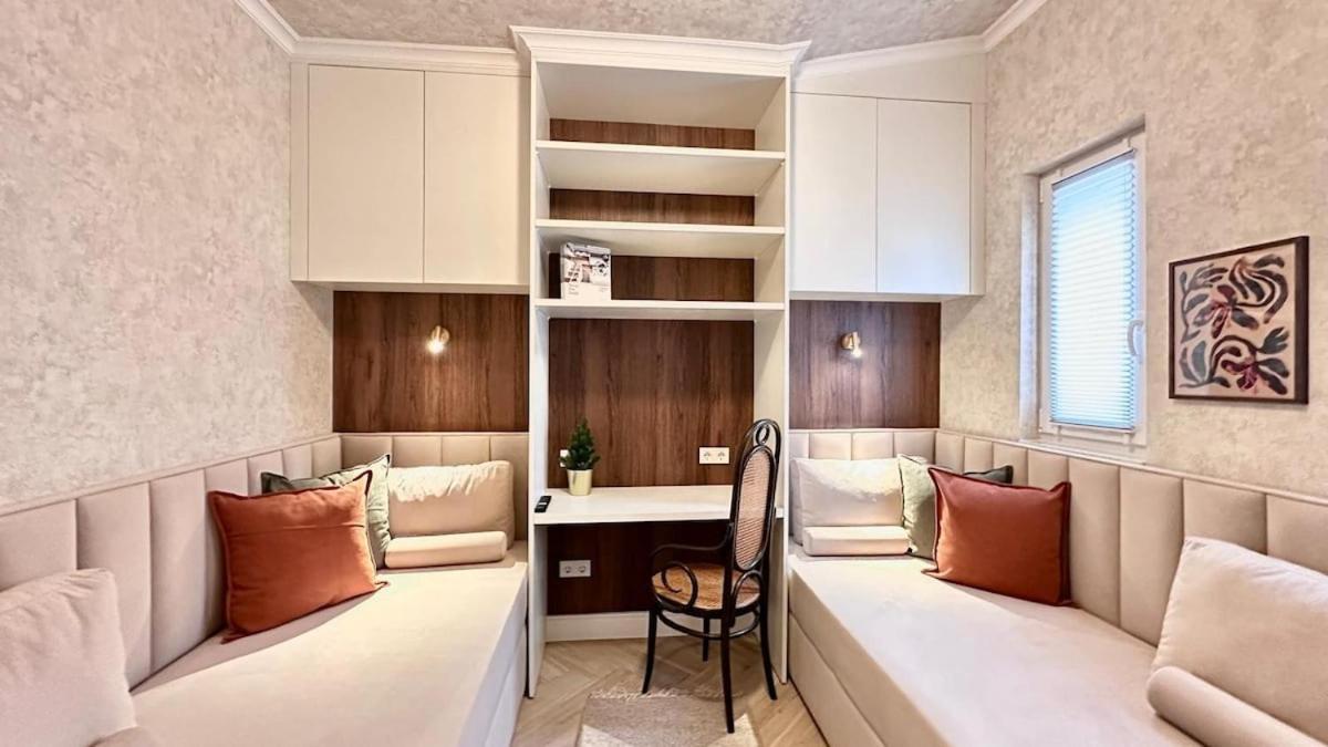 Large With Terrace - Very New *