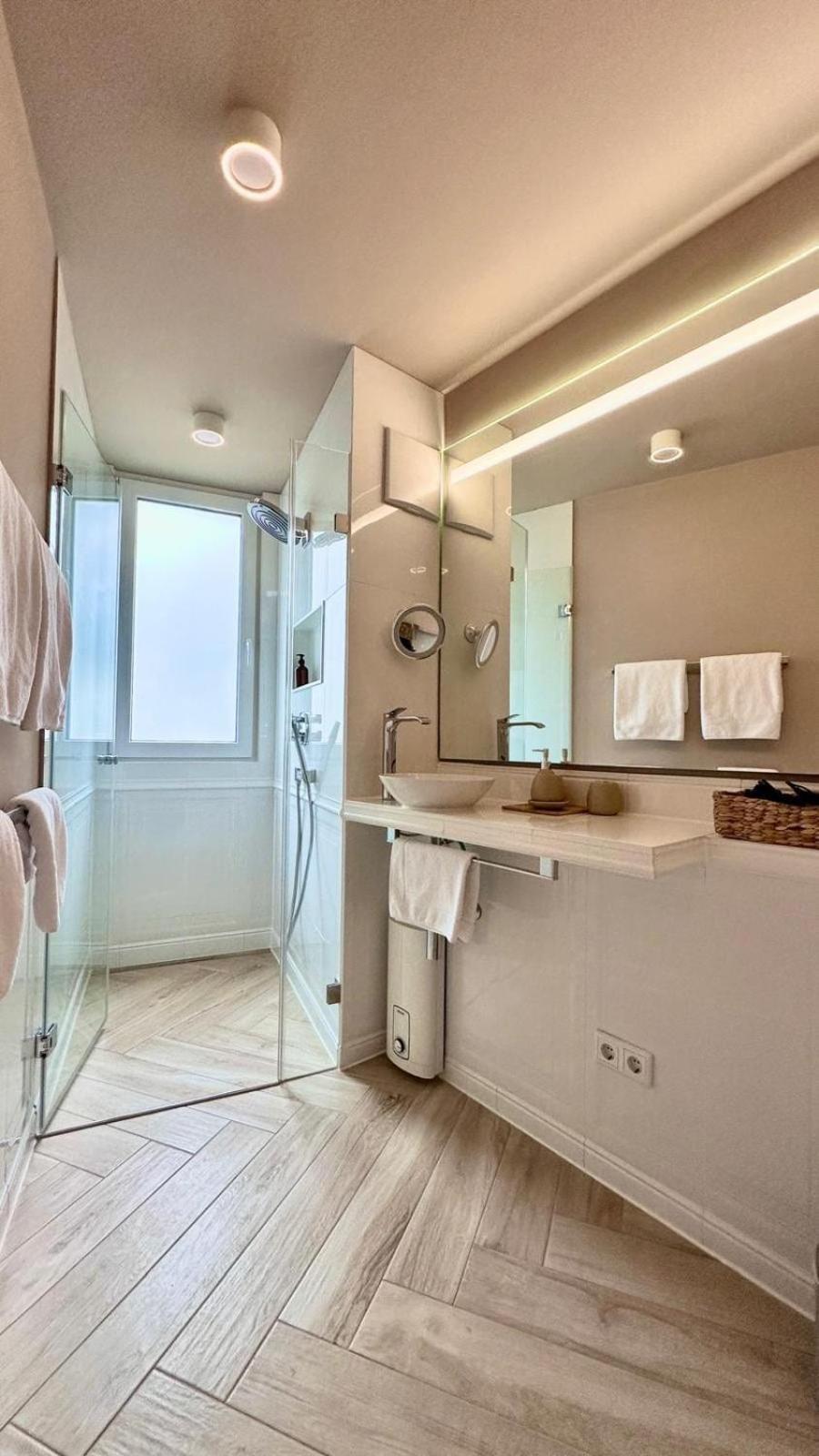 Large With Terrace - Very New Apartment *