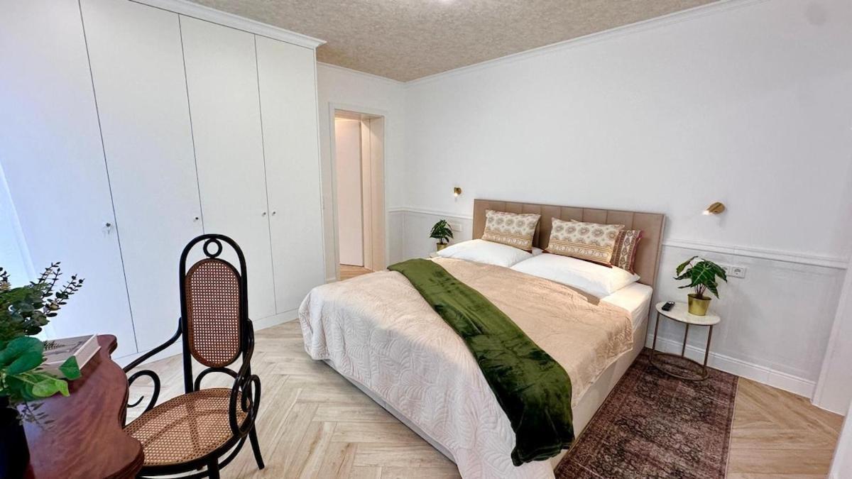 Large With Terrace - Very New